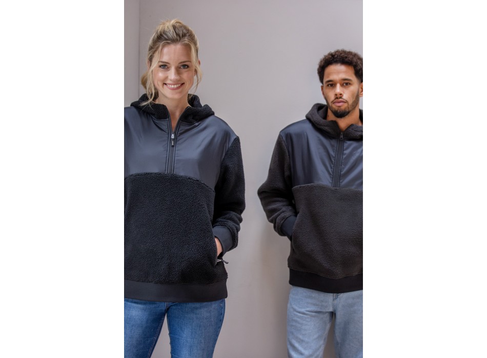 Abbigliamento personalizzato con il logo della tua azienda