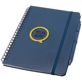 Blocco note formato A5 con copertina rigida in plastica recuperata in prossimità degli oceani e penna a sfera Thalaasa (inchiostro nero)