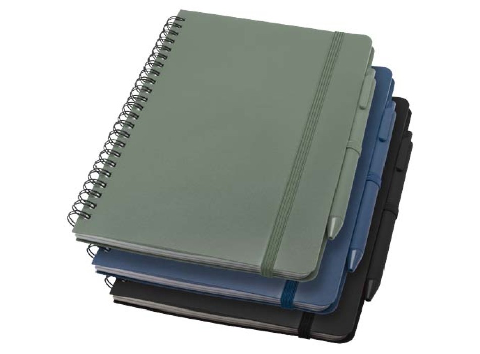 Blocco note formato A5 con copertina rigida in plastica recuperata in prossimità degli oceani e penna a sfera Thalaasa (inchiostro nero)