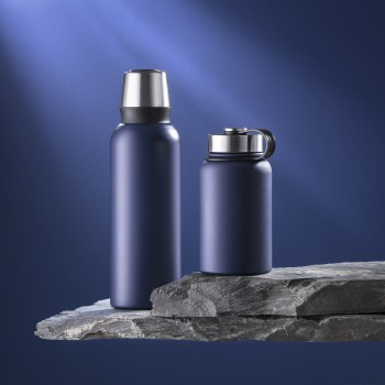 SET NORDIC: VACUUM FOOD THERMOS, 600 ml. & STEEL VACUUM THERMOS, 1000ml