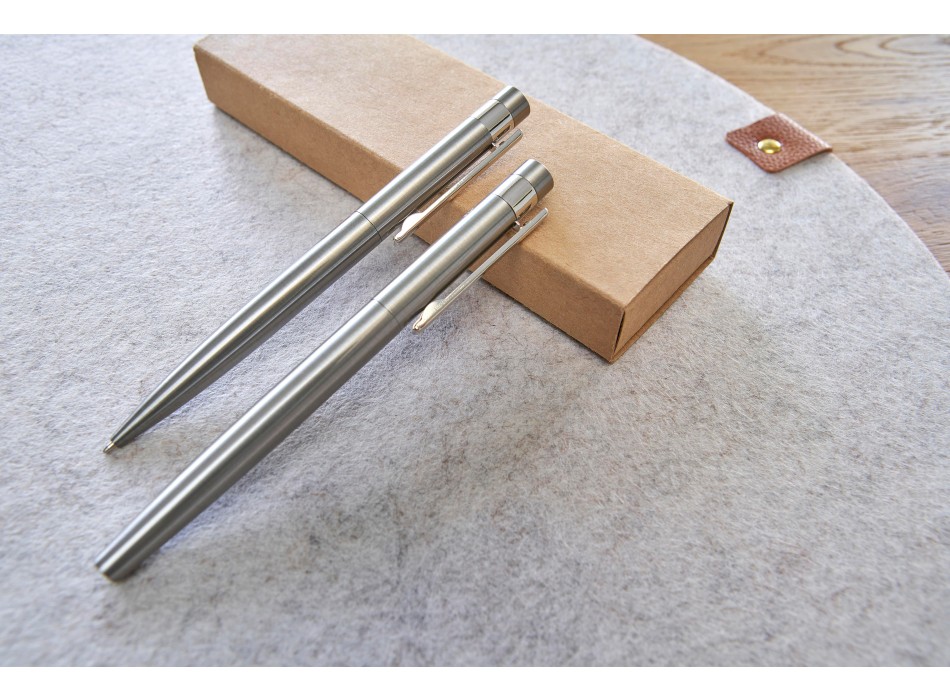 Set scrittura in acciaio inox riciclato composto da penna a sfera e rollerball Fritz