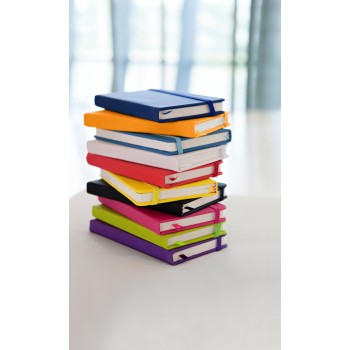 Taccuino formato +/- A6 a righe in PU Dita